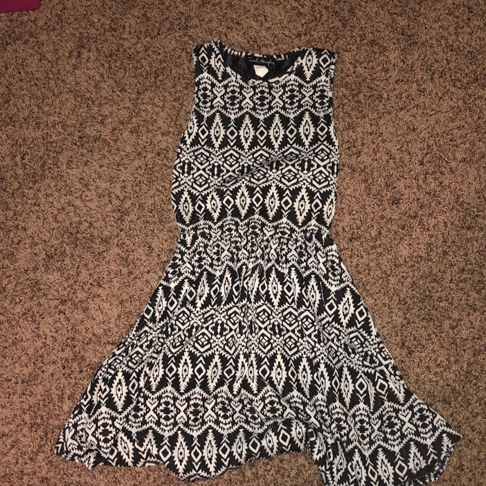 Girls black and white patterned dress